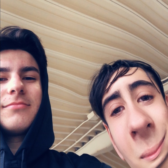 Meet your Posher, Andrew - Picture 2 of 2